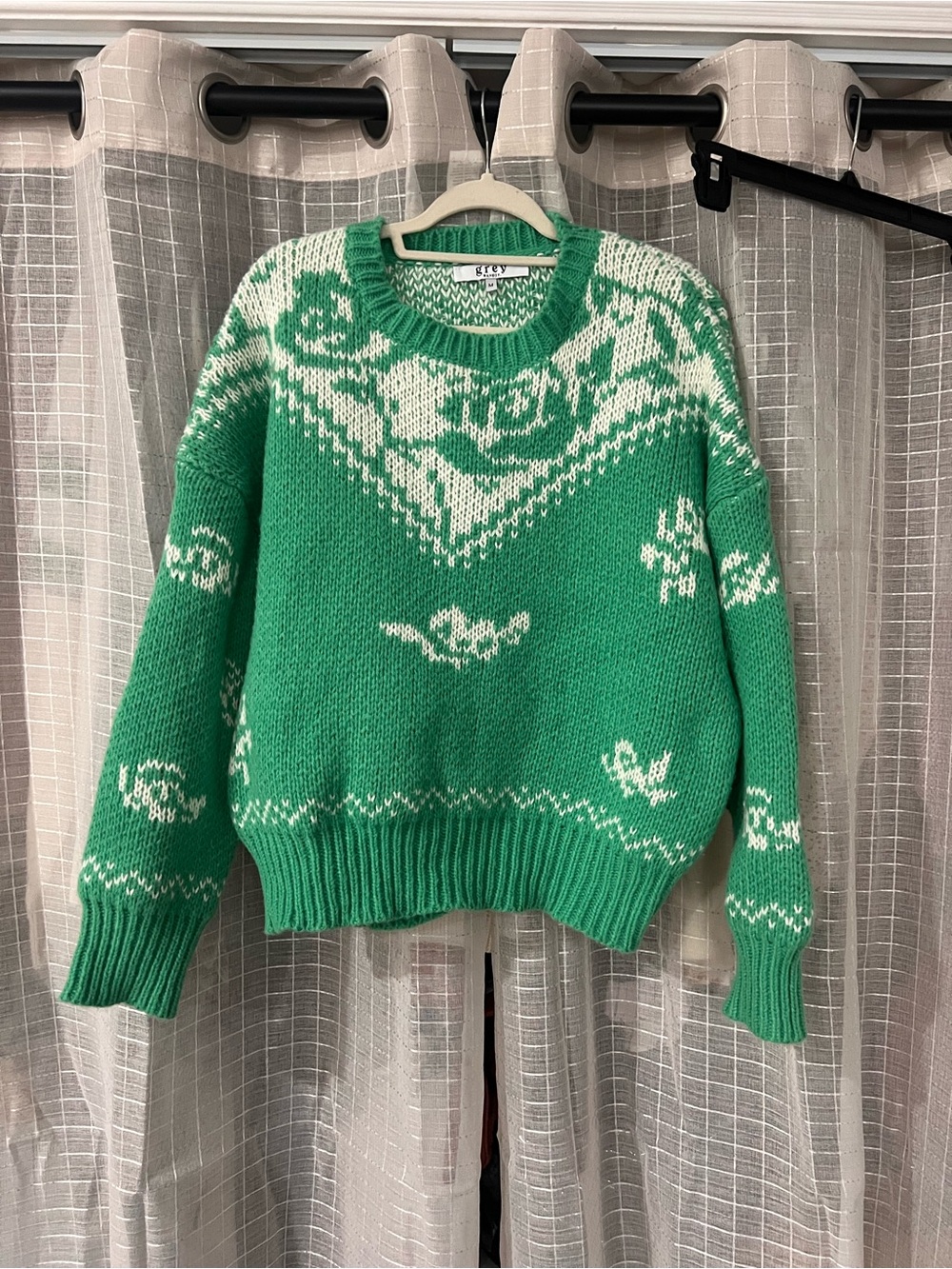 Grey Bandit - Green and White Crewneck Sweater